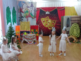 Спектакль "Красная Шапочка" на новый лад Спектакль "Красная Шапочка" на новый лад.
