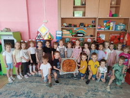 Спектакль "Красная Шапочка" на новый лад Спектакль "Красная Шапочка" на новый лад.