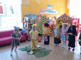 Спектакль "Репка" на новый лад Спектакль "Репка" на новый лад.