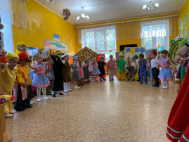 Спектакль "Репка" на новый лад Спектакль "Репка" на новый лад.