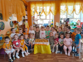 Именинный пирог на полдник Именинный пирог на полдник.