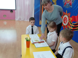 Кружок "Умники и умницы" Кружок "Умники и умницы".