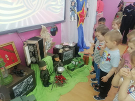 Экспозиция "Мы помним - мы гордимся!" Экспозиция "Мы помним - мы гордимся!" .