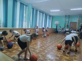 Итоговые показы кружка "Школа мяча" Итоговые показы кружка "Школа мяча".
