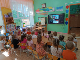 Месячник «Уступи дорогу поездам!» Месячник «Уступи дорогу поездам!».
