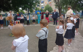 Открытие патриотической площадки в День России в "Колокольчике" Открытие патриотической площадки в День России в "Колокольчике".